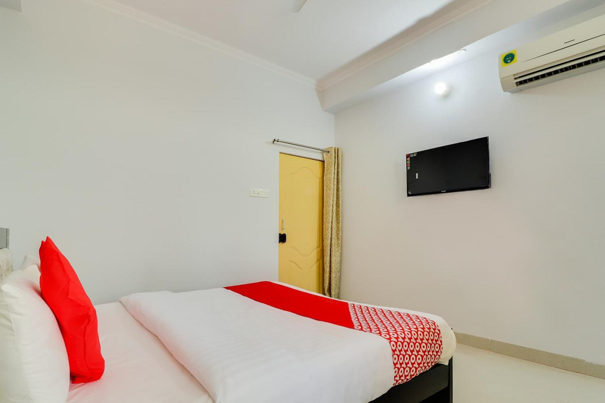 Hotel O Vgs Chinhat Extérieur photo